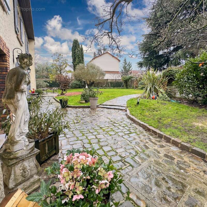 Maison à LIMEIL-BREVANNES