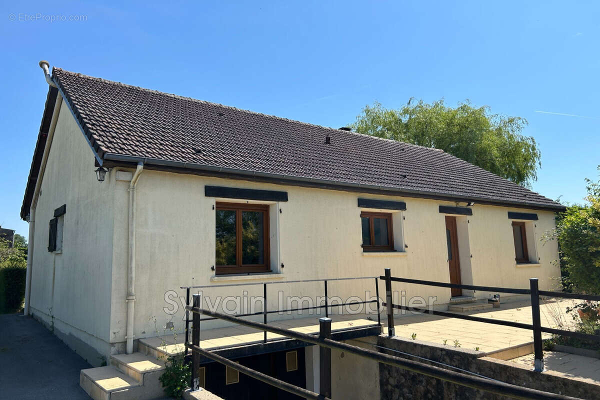 Maison à FEUQUIERES