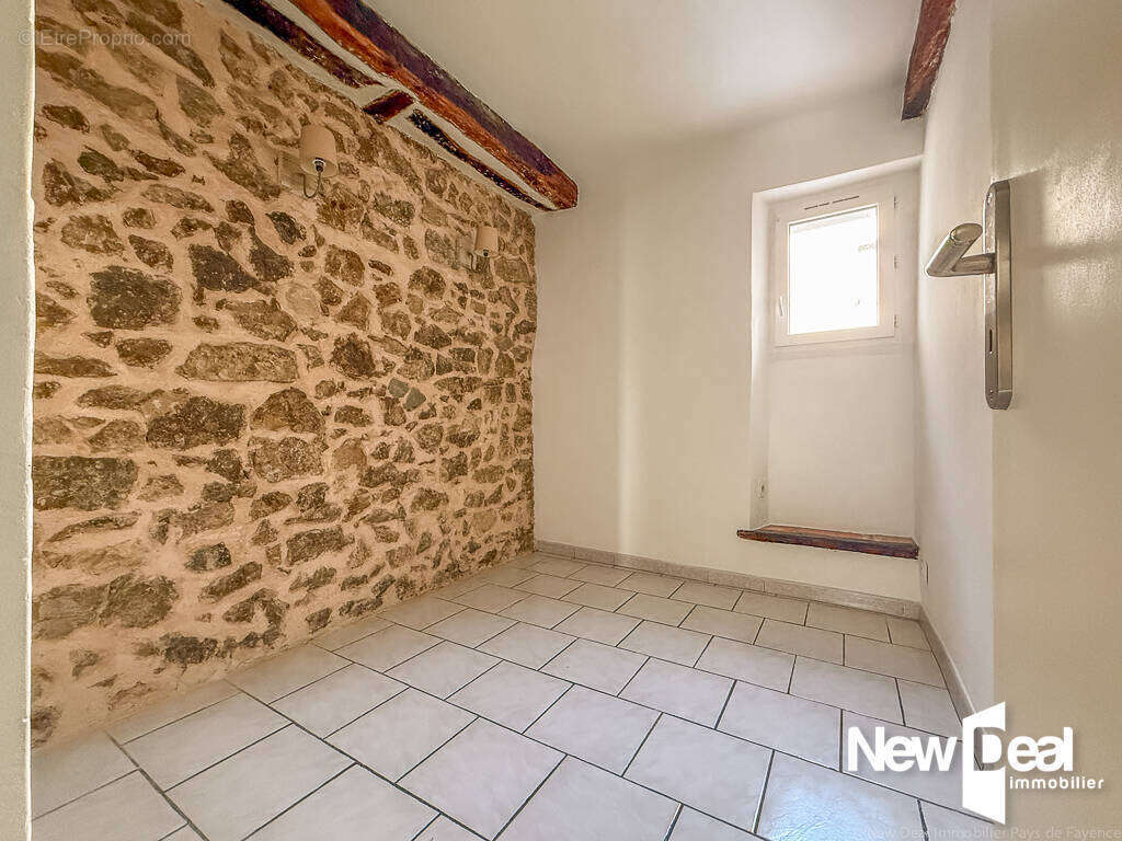 Appartement à MONTAUROUX