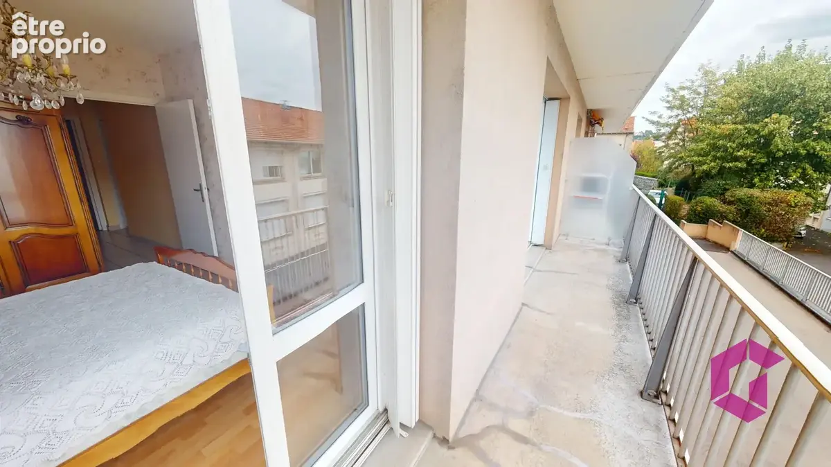 T4 traversant au 1er étage, avec ascenseur, balcons, cave et garage - photo 4