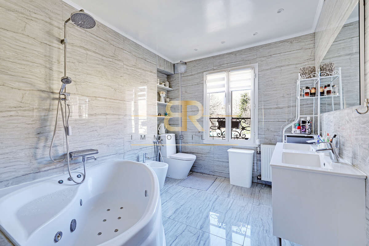 Maison à NOISY-LE-SEC