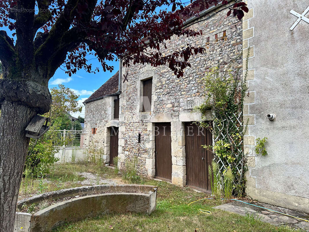 Maison à MONTMERREI