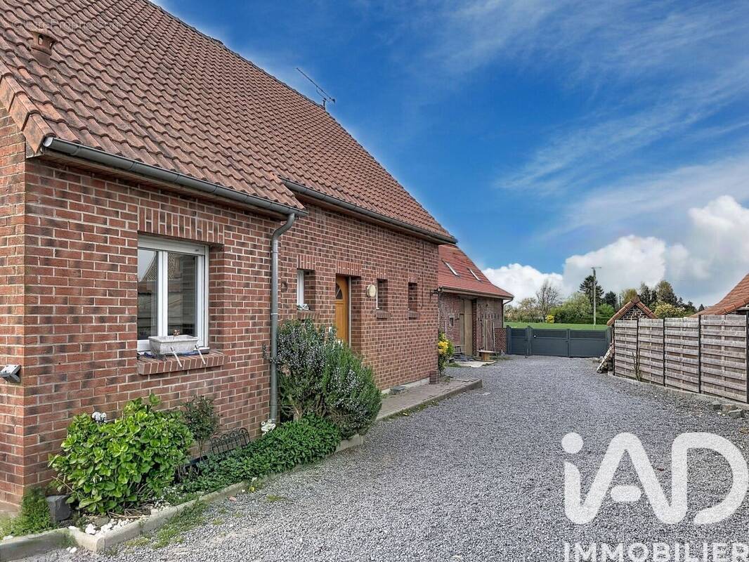 Photo 1 - Maison à MOUCHIN