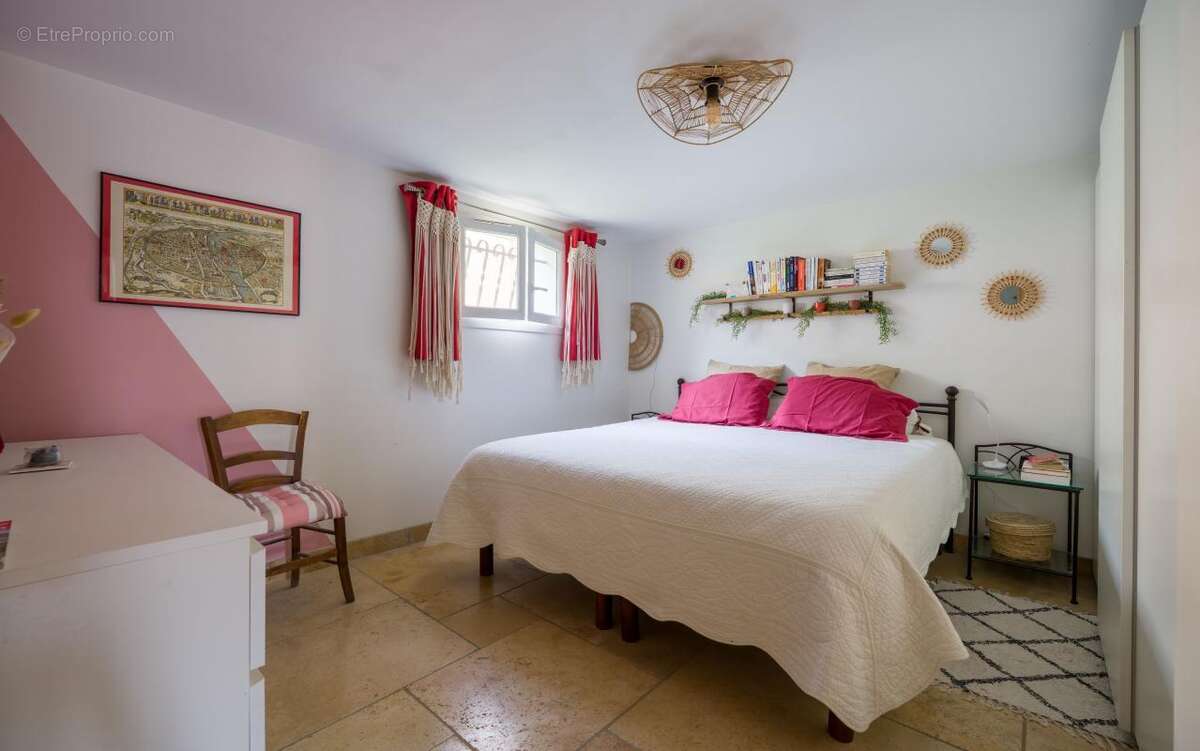 Maison à SAINTE-TULLE