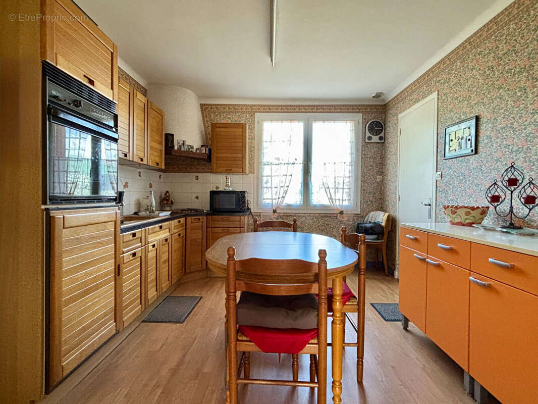 Maison à LA CHAPELLE-DES-MARAIS