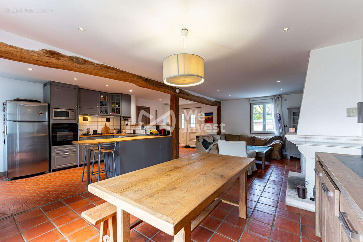 Maison 104 m² à Villeneuve-Le-Comte  - photo 3