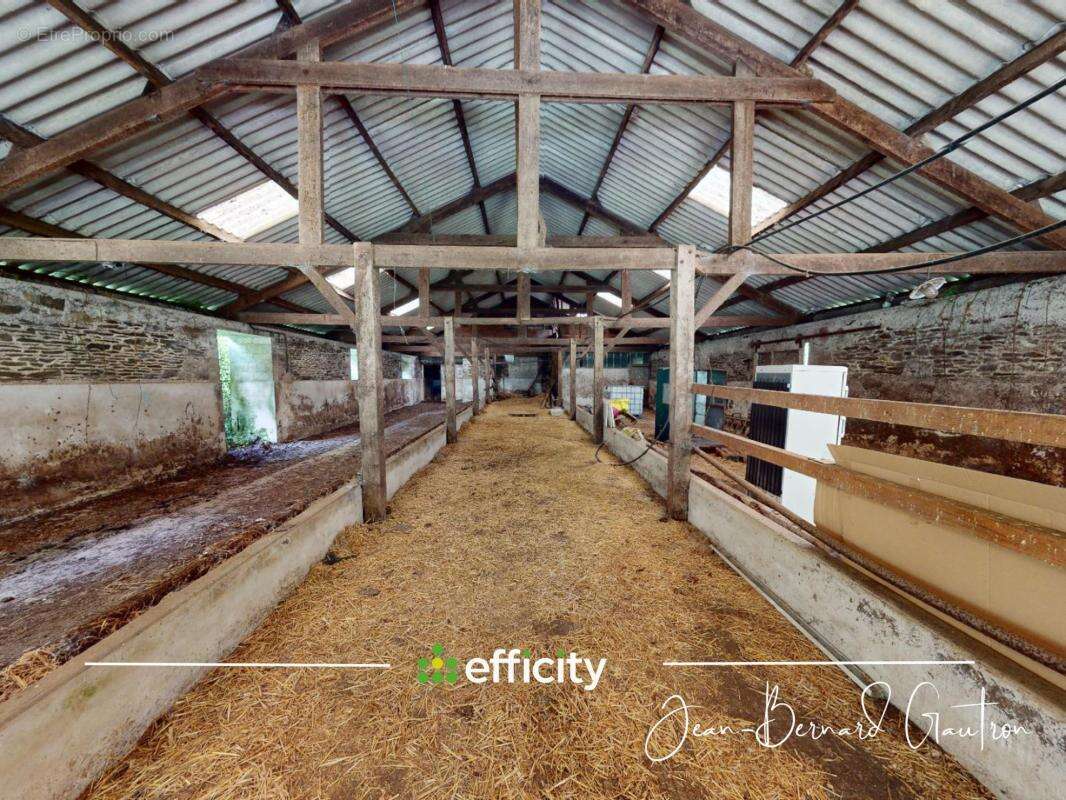 Maison à SAINT-HERNIN