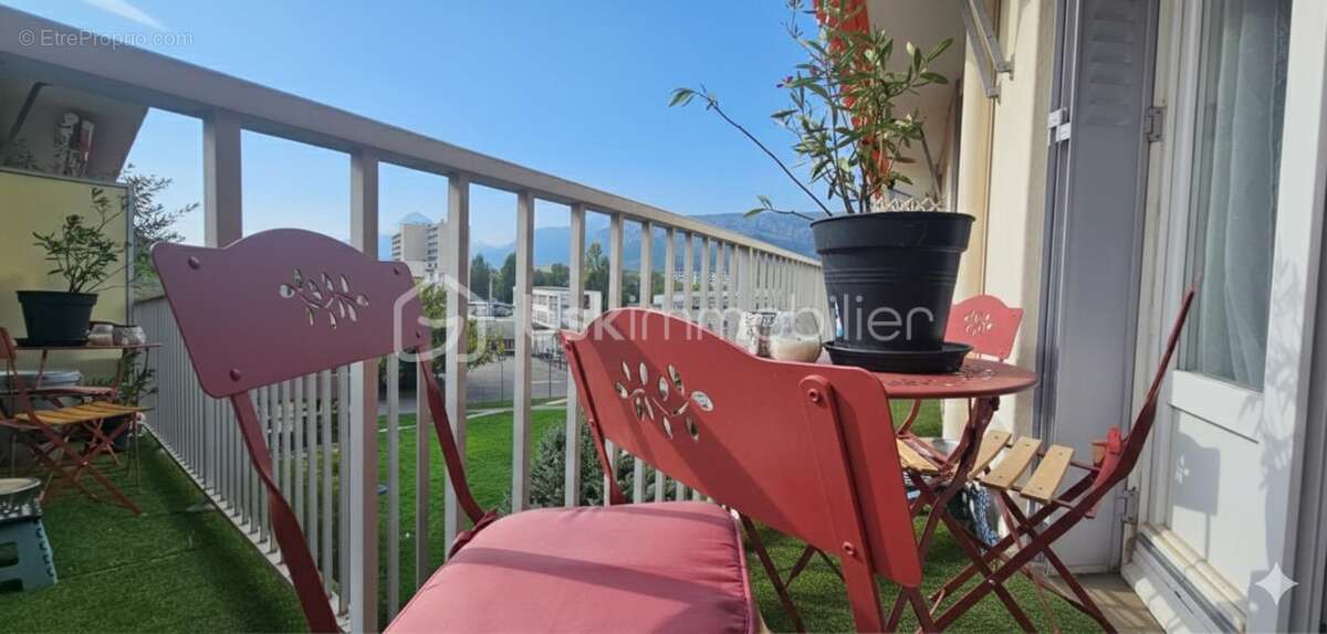 Appartement à LE PONT-DE-CLAIX