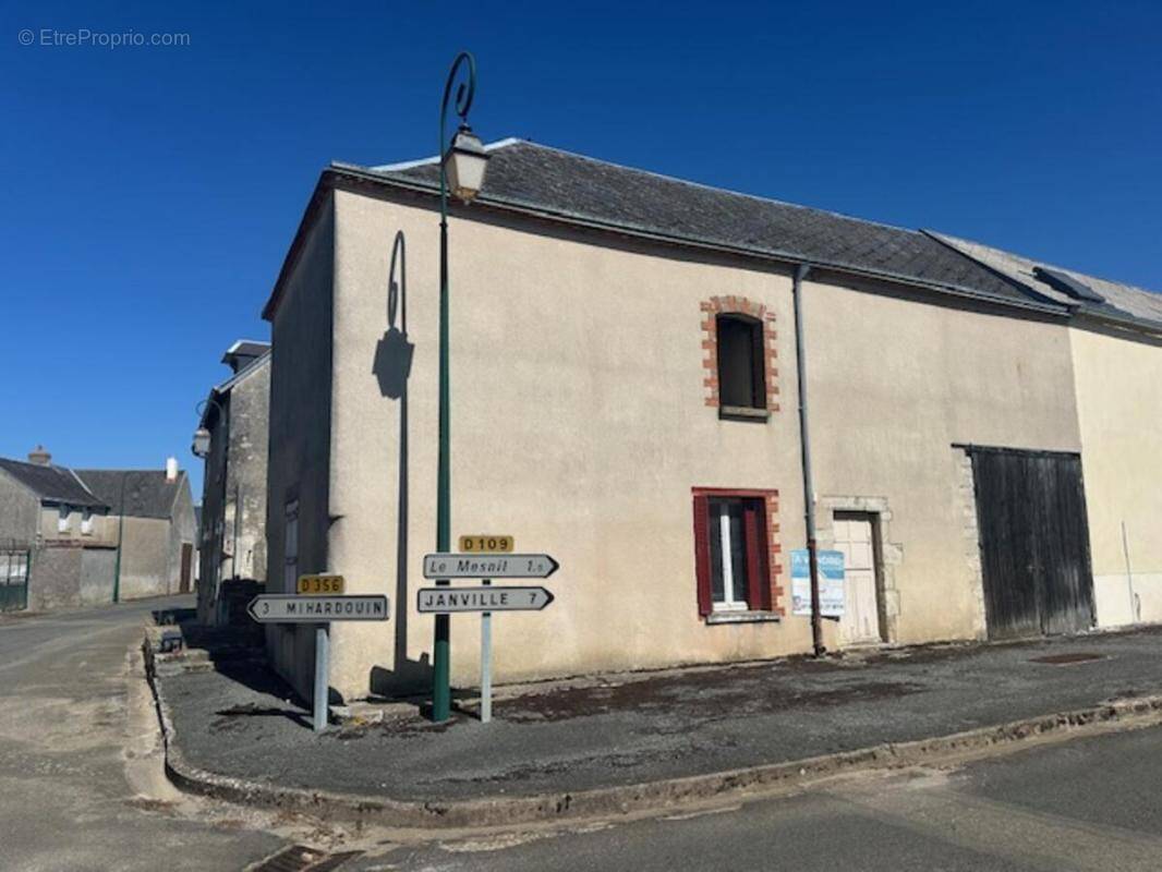 Maison à BAZOCHES-LES-HAUTES