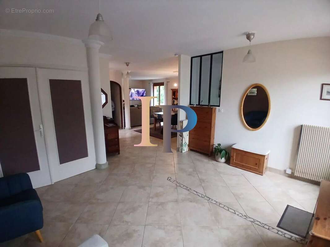 Maison 210 m² à Charlieu  - photo 8
