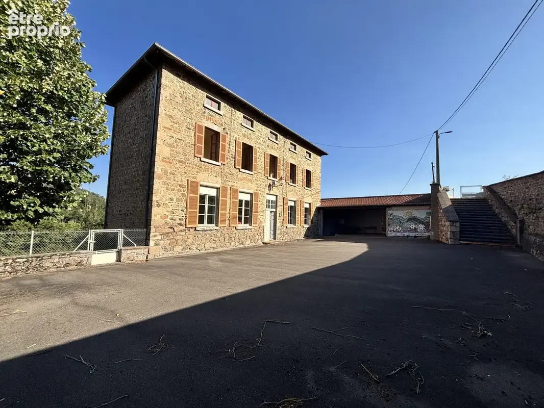 Maison 10 pièces 337 m² à vendre à Ouroux (69860) - photo 2
