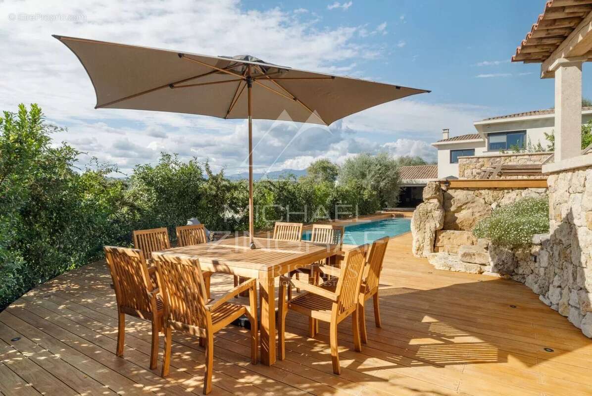 Maison à MOUGINS