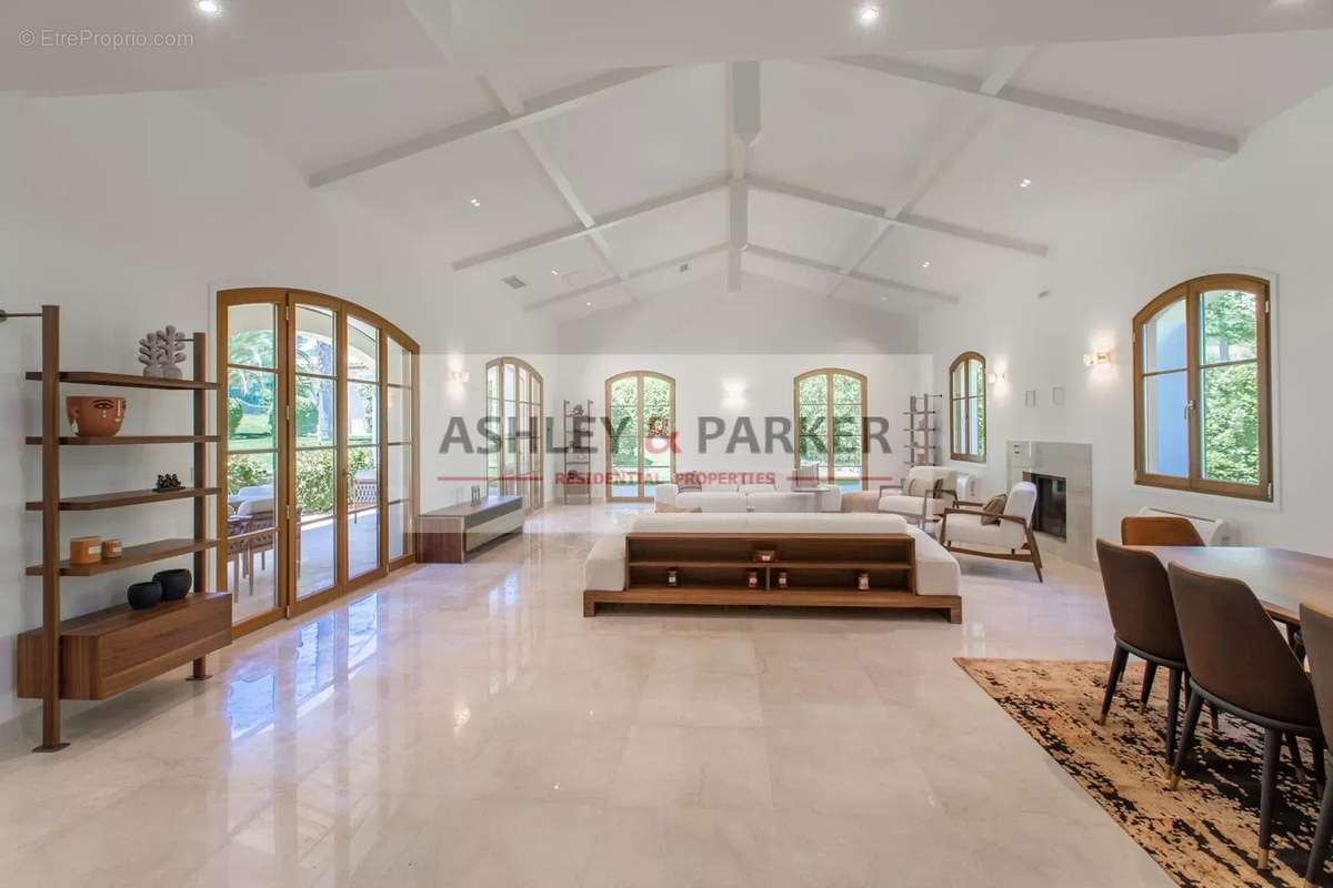 Maison à MOUANS-SARTOUX