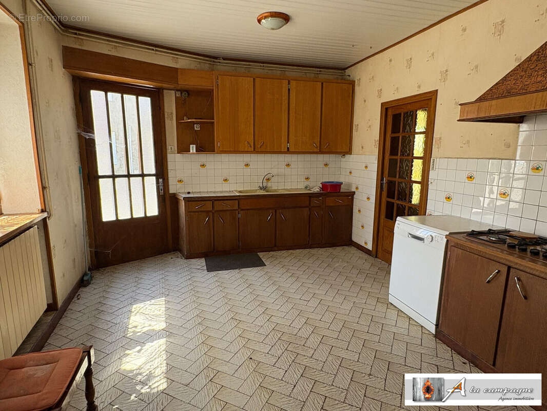 Maison 138 m² à Saint-Hilaire  - photo 8