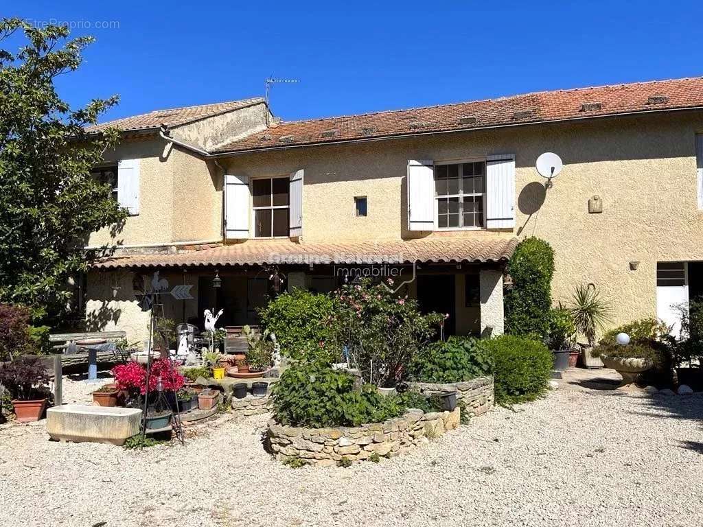 Maison à PERNES-LES-FONTAINES