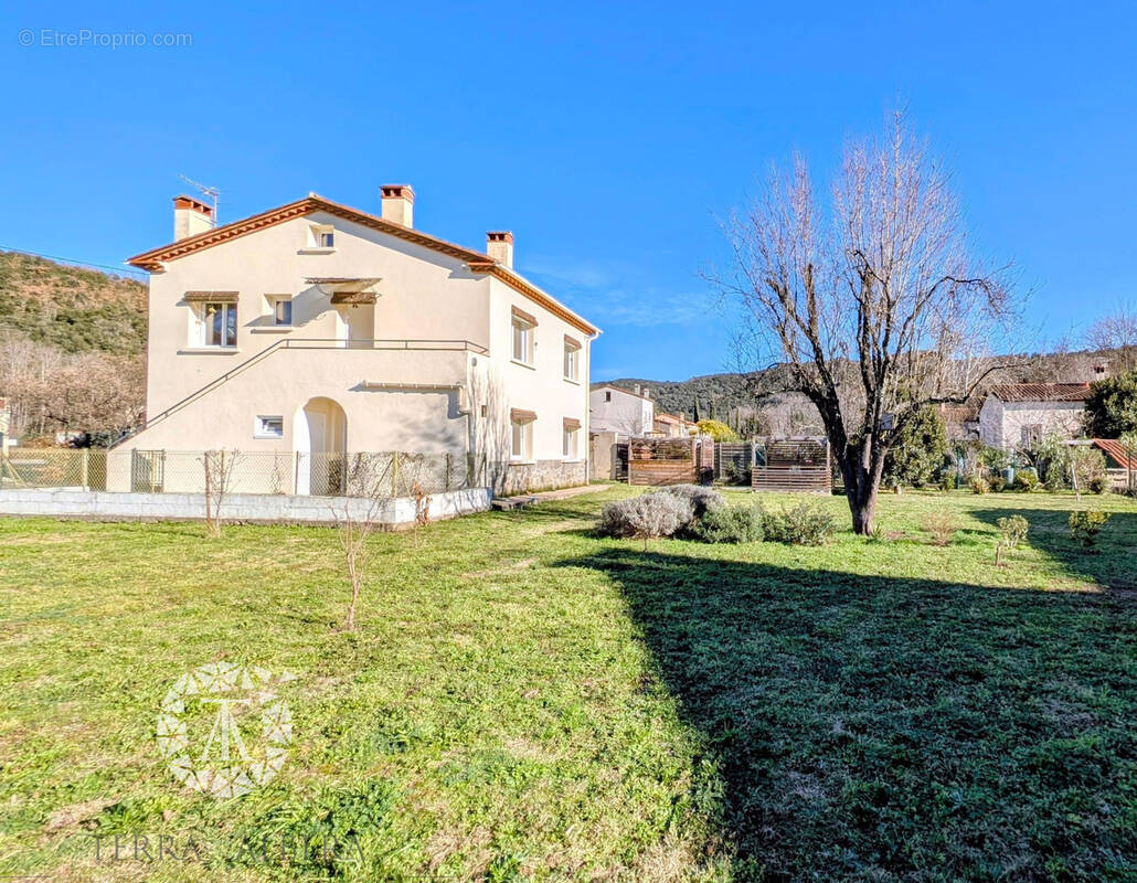 Maison à REYNES