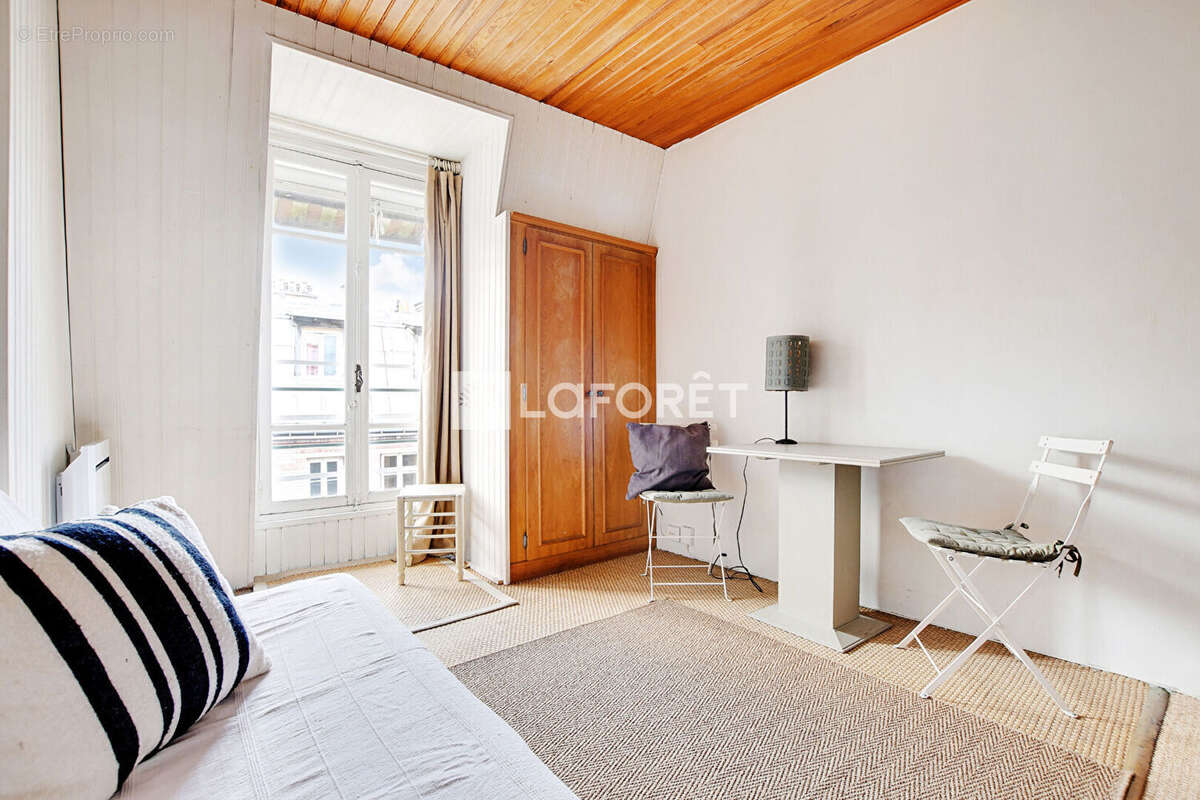 Appartement à PARIS-7E