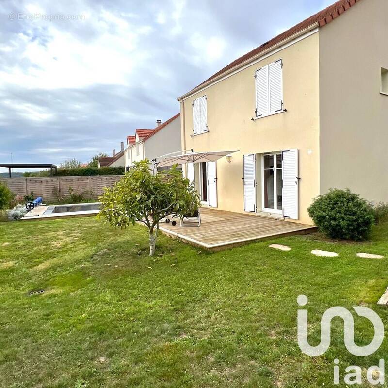 Photo 1 - Maison à CHEVANNES