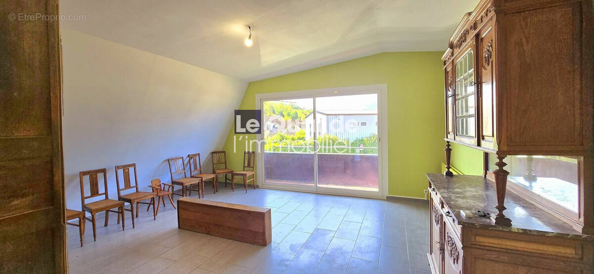 Appartement à POISAT