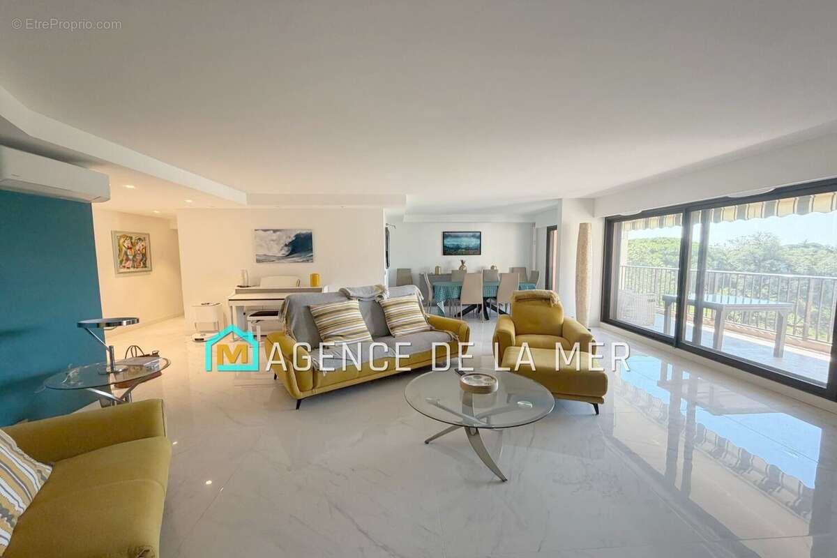 Appartement à MANDELIEU-LA-NAPOULE