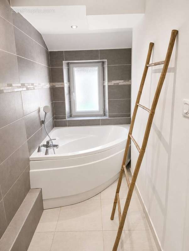 Appartement 182 m² à Oye-Et-Pallet  - photo 6