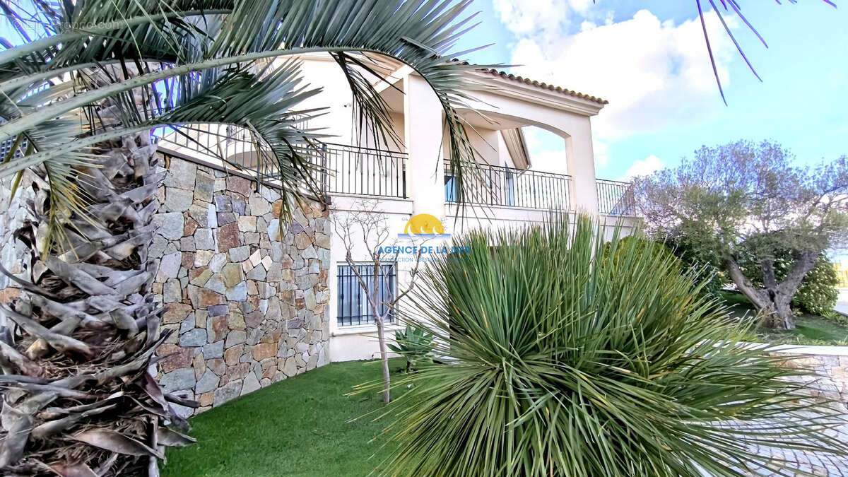 Maison à FREJUS