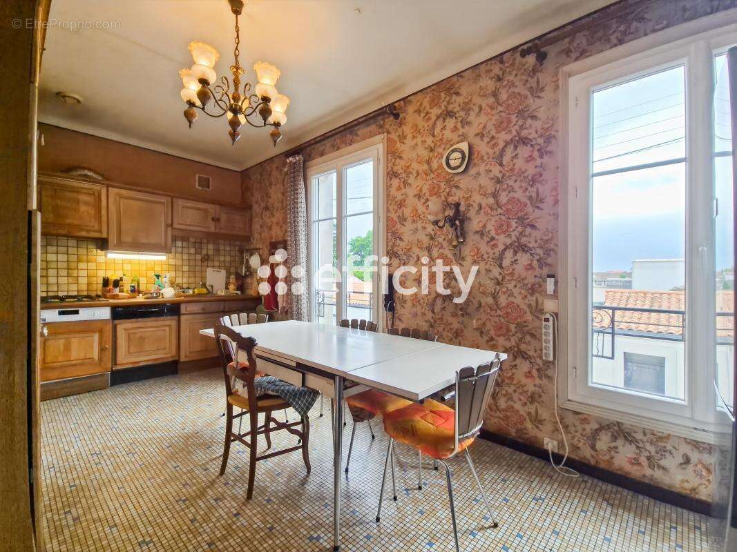 Maison 211 m² à Rochefort  - photo 6