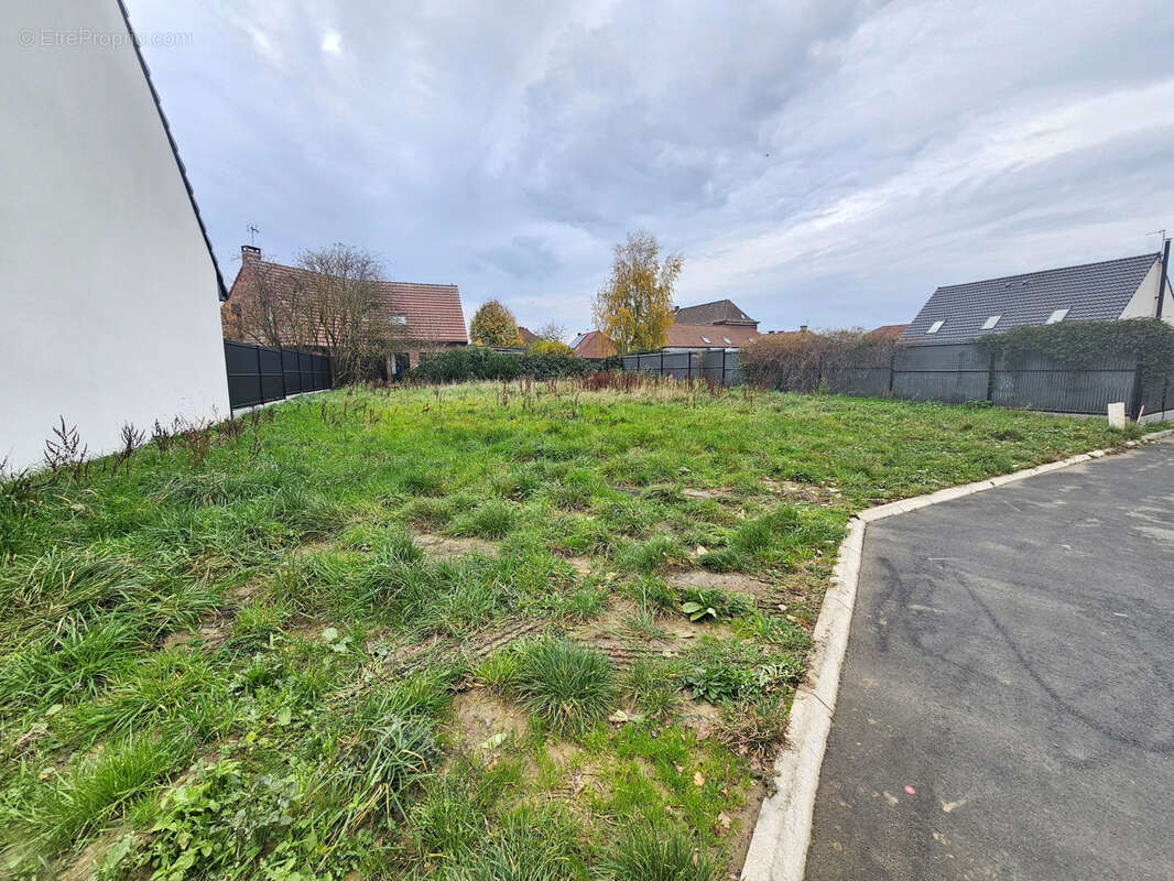 Terrain à MONS-EN-PEVELE