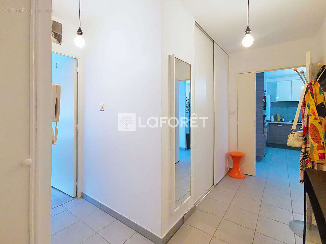 Appartement à GENAY