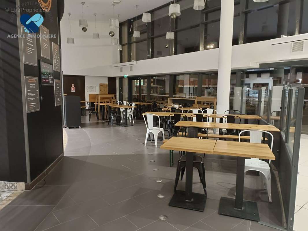 Commerce à LABECEDE-LAURAGAIS