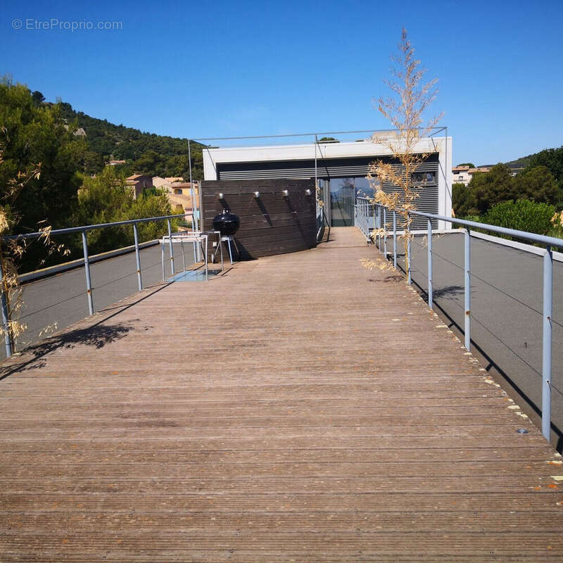 Commerce à LA SEYNE-SUR-MER
