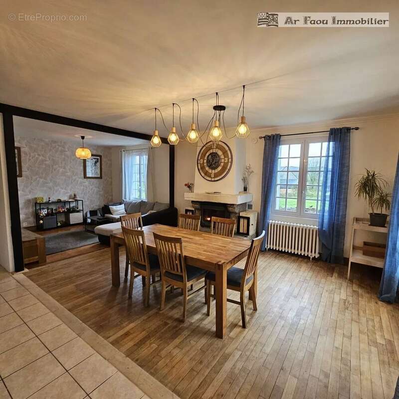 Maison à COMMANA
