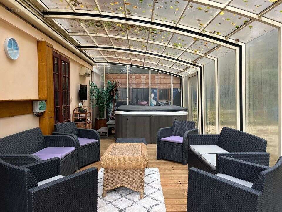 Maison à MONNETIER-MORNEX