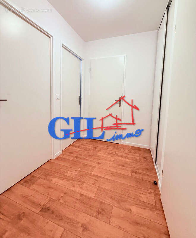 Appartement à SAVIGNY-LE-TEMPLE