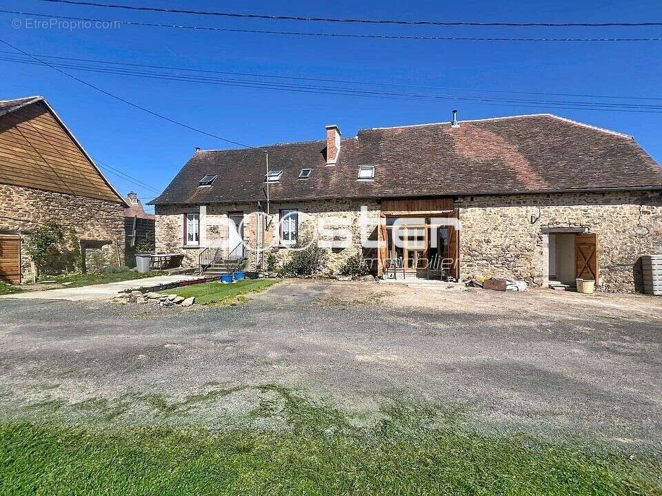 Maison à LE CHALARD