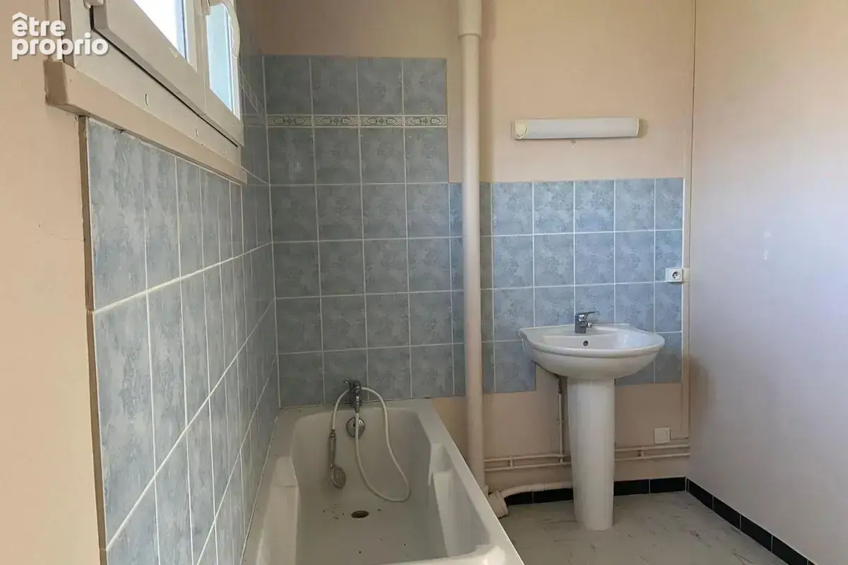 Appartement à PARON