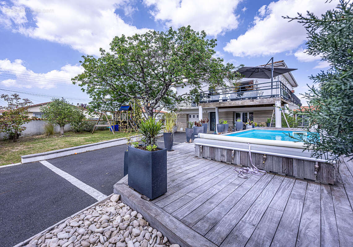 Maison à VAUX-SUR-MER