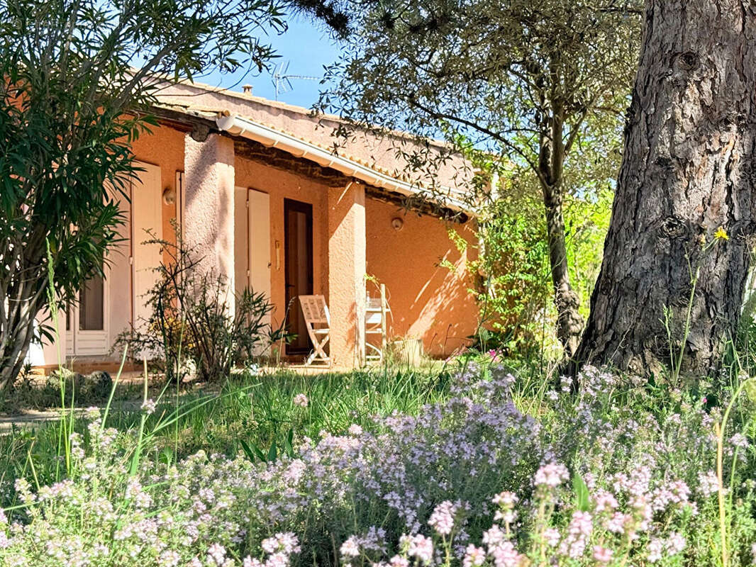 Maison à VALREAS