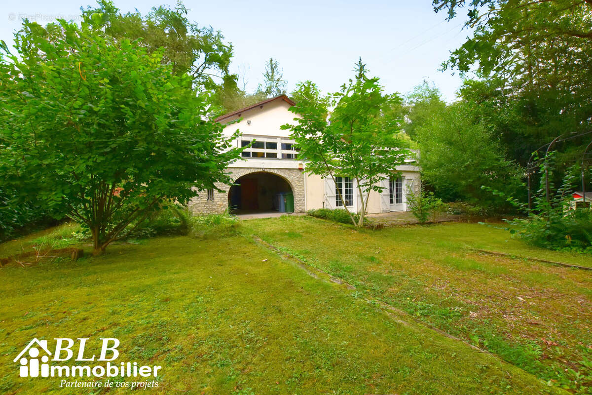 Maison à LEVIS-SAINT-NOM