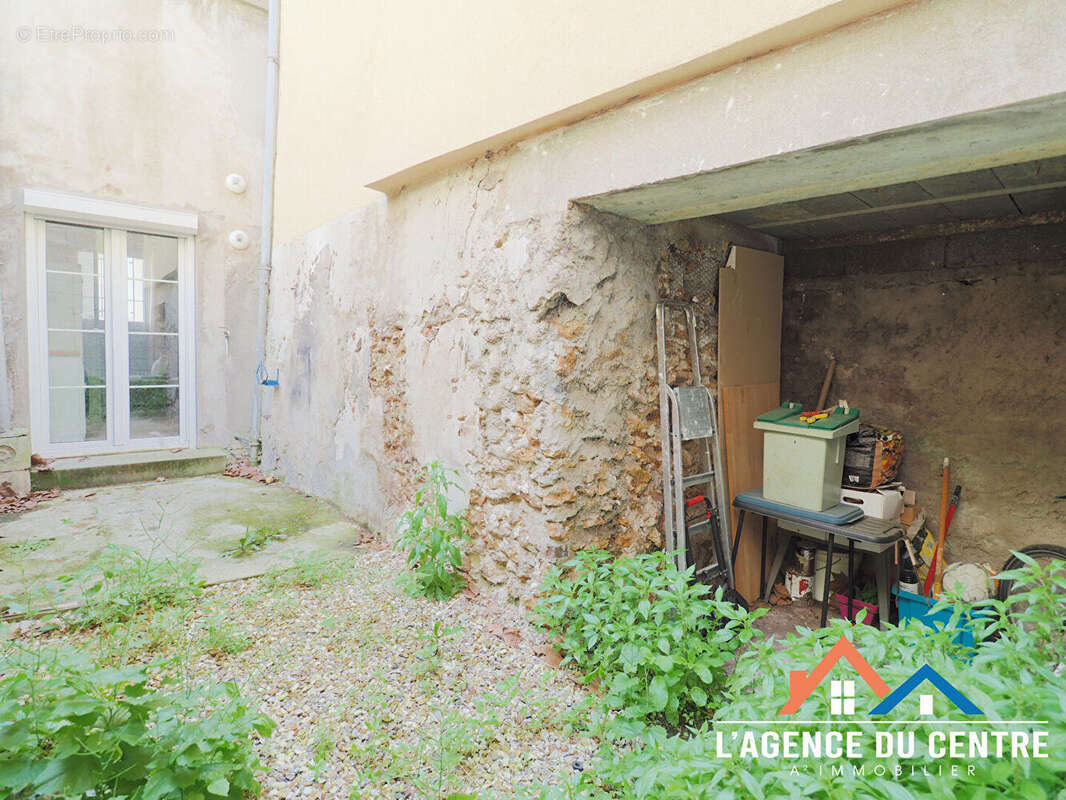 Maison à CHANTELOUP-LES-VIGNES