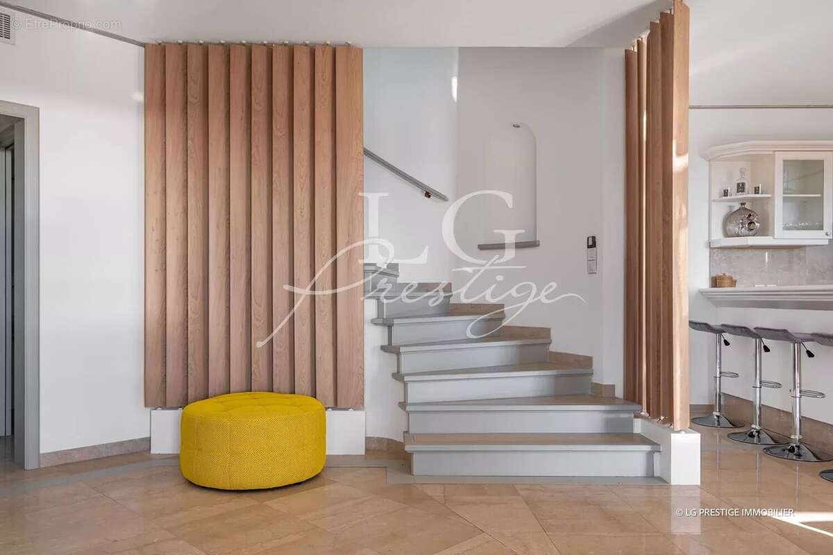 Maison à MANDELIEU-LA-NAPOULE