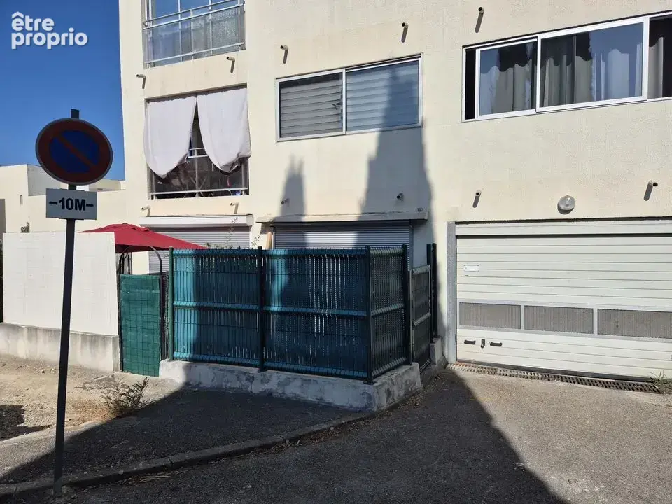 LA CIOTAT APPARTEMENT T2 de 33m² avec carré de jardin -