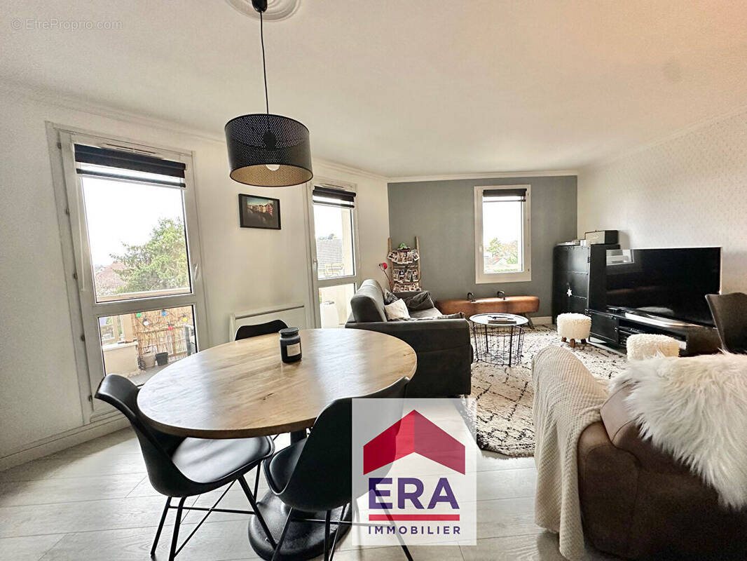 Appartement à SARTROUVILLE