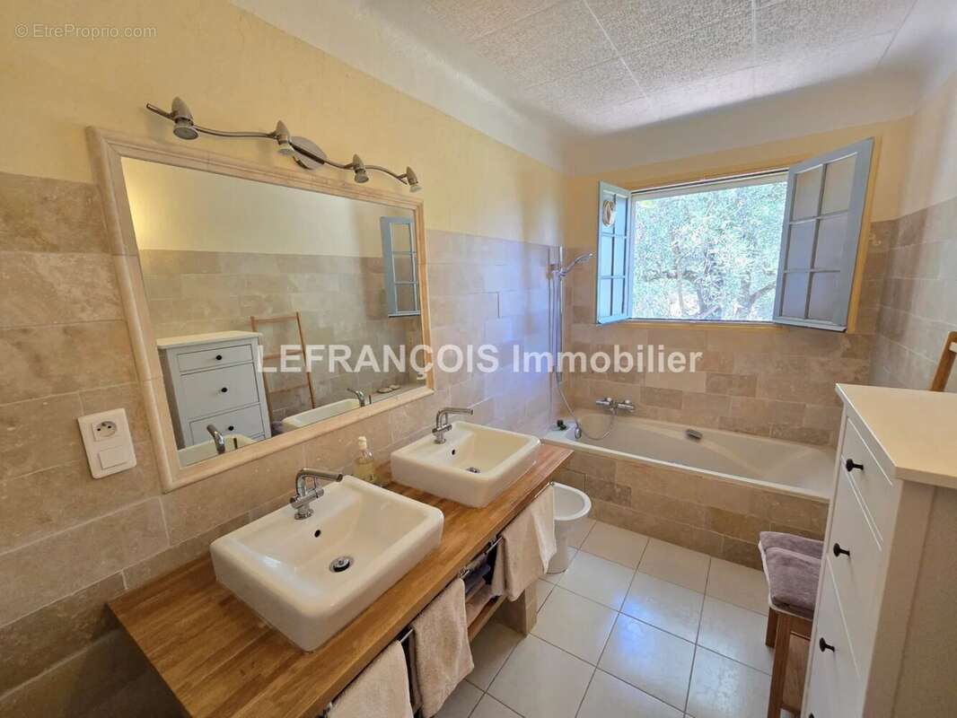 Maison à SPERACEDES