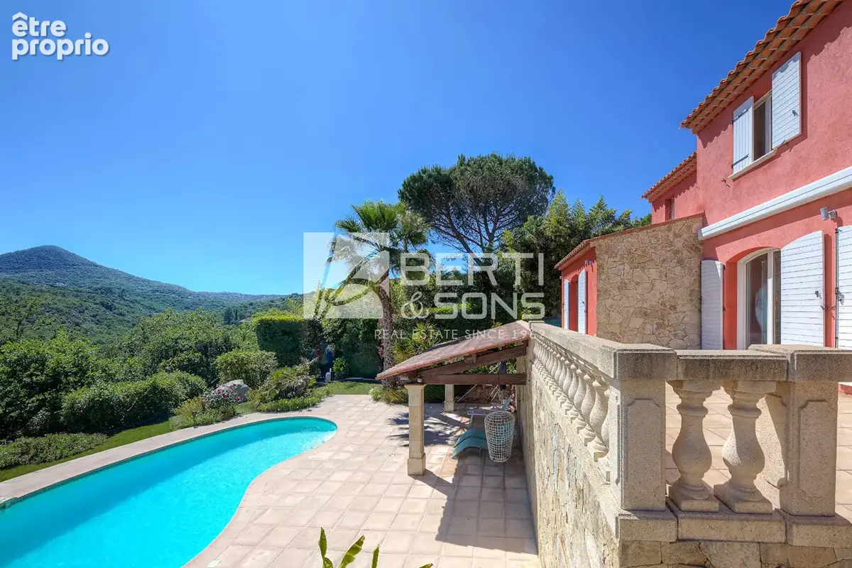 LES ADRETS DE L'ESTEREL - Très belle Villa provençale avec vue panoramique en très bon état - photo 3