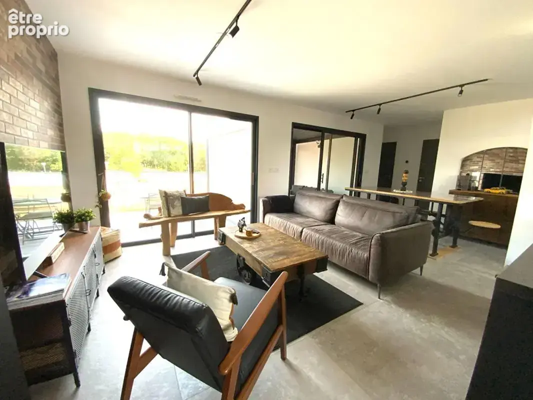GETIGNÉ -À proximité à pied du bourg.Maison familiale - photo 2