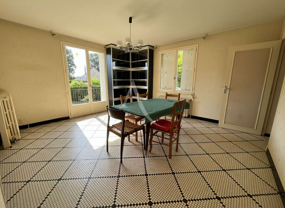 Maison à CHATEAU-RENAULT