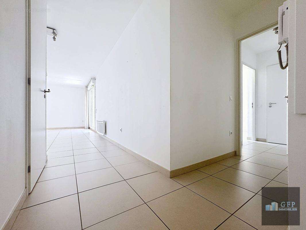 Appartement à BORMES-LES-MIMOSAS