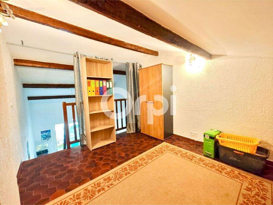 Logement avec terrasse - place de parking privée et cave - piscine / résidence sécurisée - photo 11