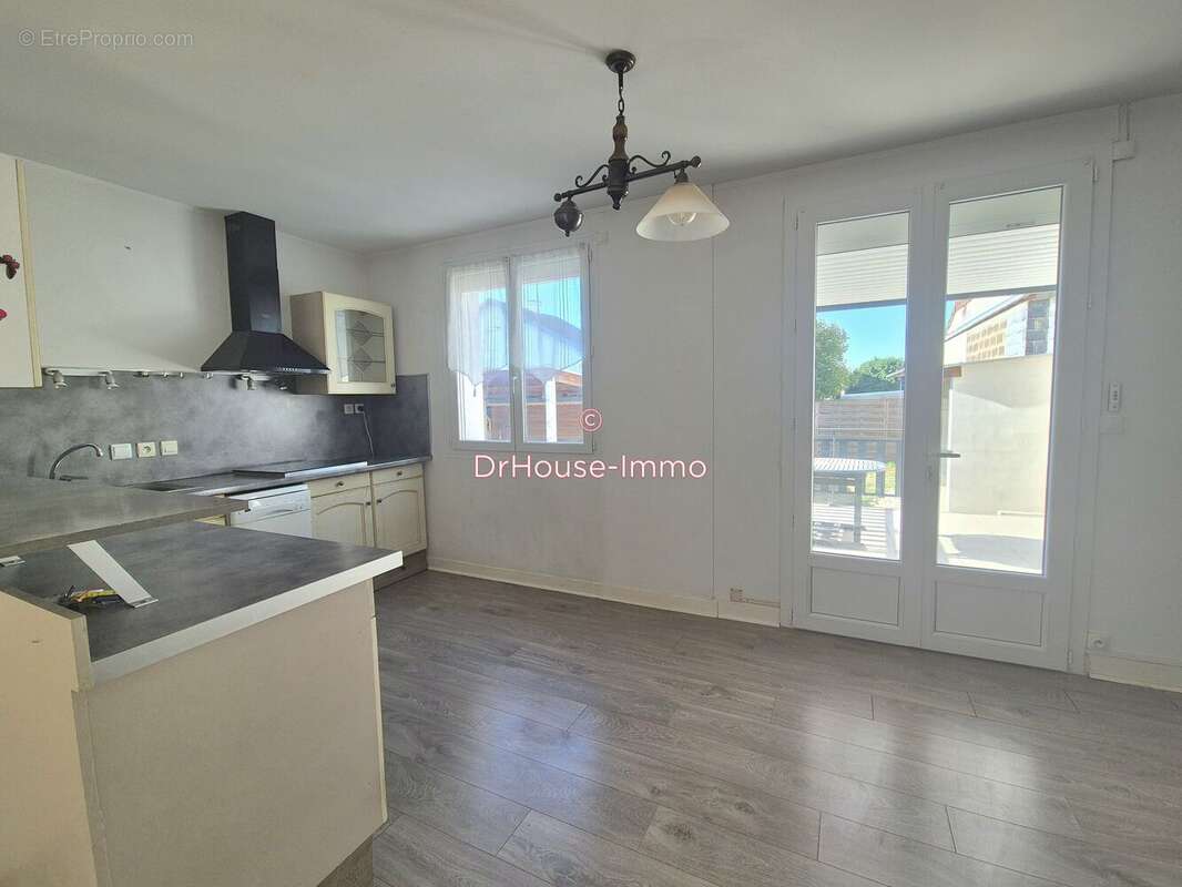 Maison 91 m² à Saint-Remy  - photo 8